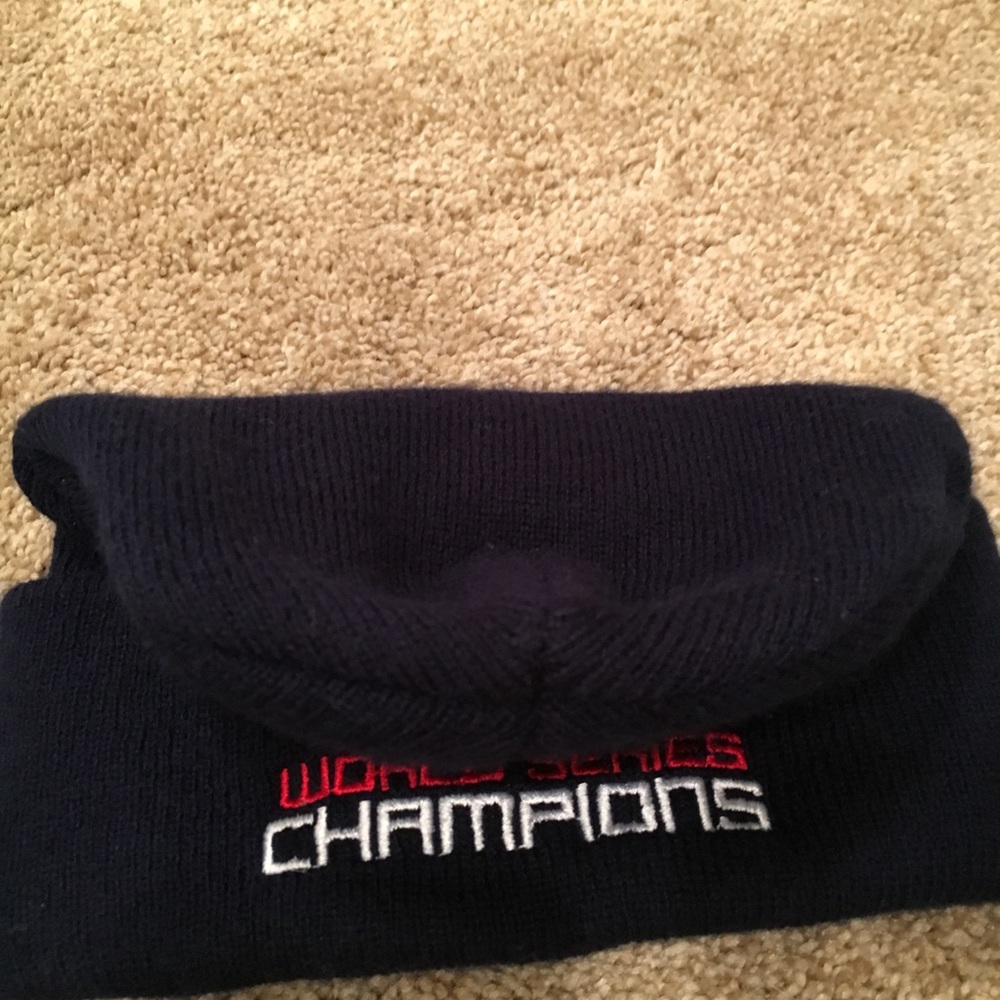 Red Sox winter hat - Picture 3 of 6